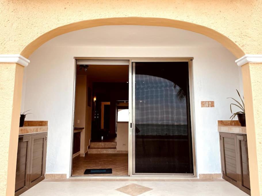 Punta Me Apartment Beach Front In The Hotel & Waterpark Cancun Exterior photo